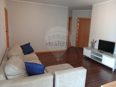 Apartamento T1 à venda na Avenida Lino de Carvalho