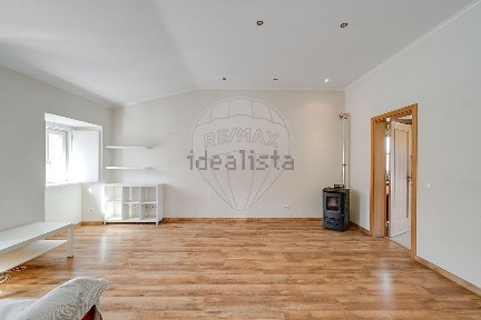 Apartamento T1 à venda na Rua da República