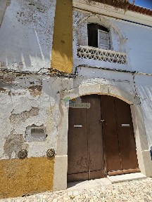 Apartamento T1 à venda na Rua Dom António de Melo de Castro