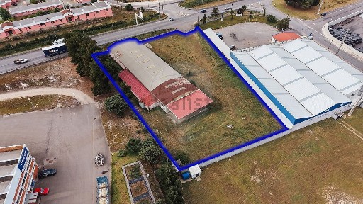 Arrendamento de armazém na Rua Senhora do Socorro