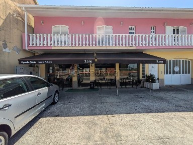 Padaria para trespasse em Oliveirinha