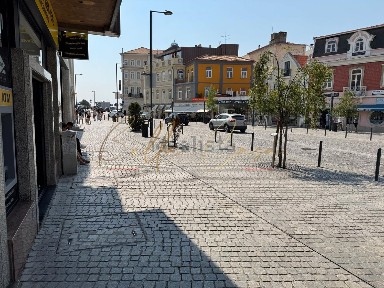 Arrendamento de espaço comercial na Estação - Avenida