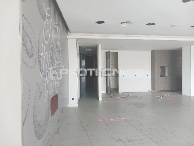 Arrendamento de espaço comercial na Forca