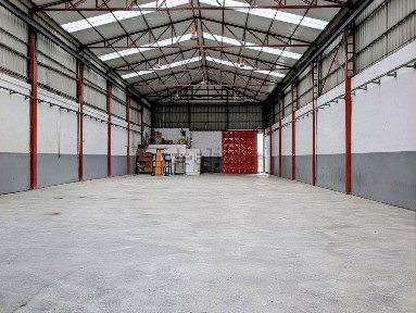 Arrendamento de armazém na Rua Cabecinho das Pedras, 3800