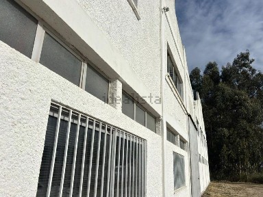 Arrendamento de armazém em Esgueira