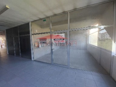 Arrendamento de espaço comercial na Rua Dom Afonso Henriques