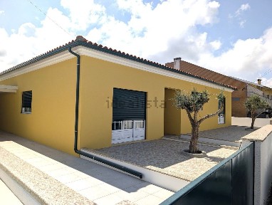Arrendamento de andar de moradia na Rua do Facho, 13