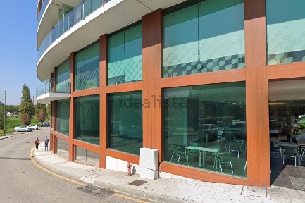 Arrendamento de espaço comercial na Rua do Brasil