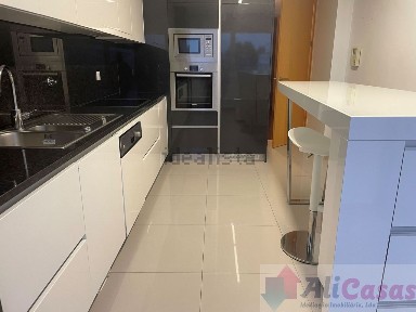 Arrendamento de duplex na Rua do Porto, 122