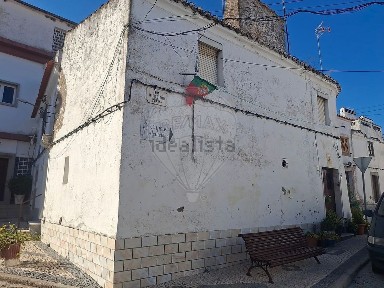 Moradia independente à venda em Santa Eulália