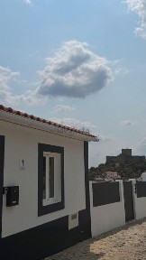 Moradia independente à venda na Rua Dom Afonso Pais s/n
