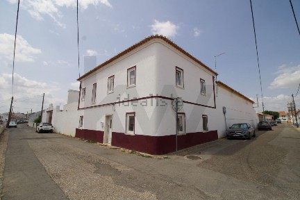 Casa ou moradia à venda na Rua de Estremoz s/n