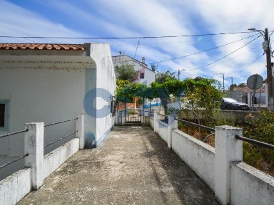 Moradia independente à venda em Alcórrego
