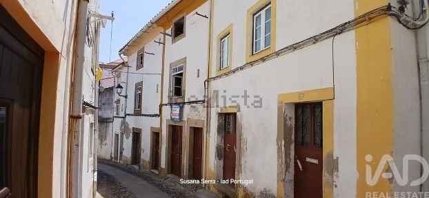 Moradia em banda à venda em Santa Maria da Devesa