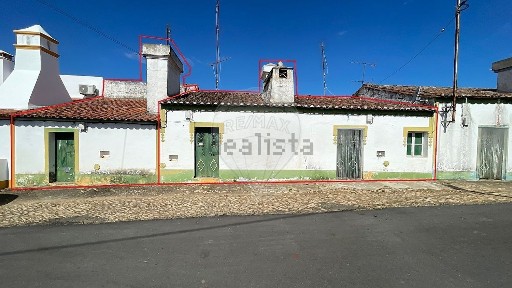 Moradia independente à venda em Esperança