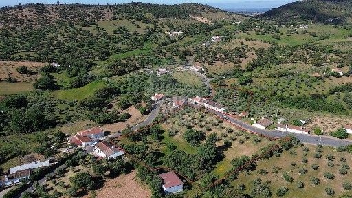 Moradia independente à venda em Esperança