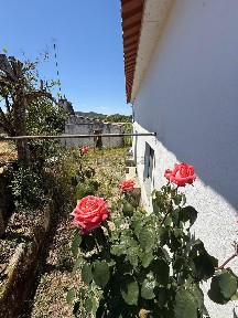 Moradia independente à venda na Estrada de Três Aferidos, 15