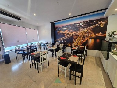 Restaurante para trespasse em N303, 77