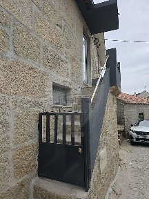 Moradia geminada à venda na Rua Rei s/n