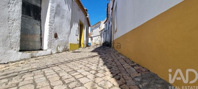 Moradia geminada à venda em Nossa Senhora Graça Póvoa Meadas