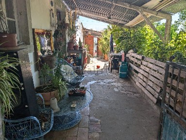 Casa de aldeia à venda na Rua Bica