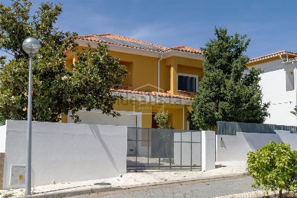 Moradia independente à venda em Ribeira de Nisa e Carreiras