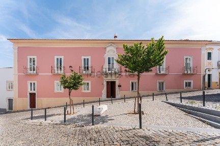 Palácio à venda na Rua Diogo Amado