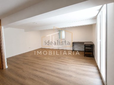 Moradia independente à venda em Santar