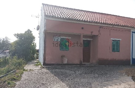 Moradia geminada à venda em Foros de Arrão