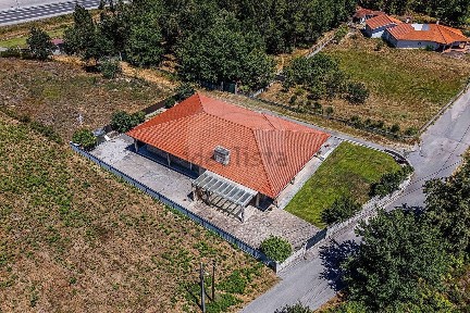 Moradia independente à venda em Quinta Do Corgo