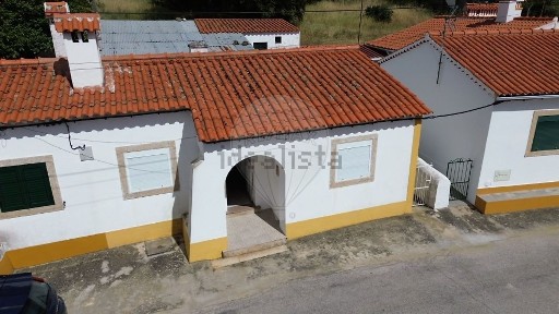 Moradia independente à venda no Bairro da Casa do Povo