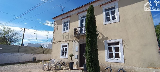 Moradia independente à venda em Santa Eulália