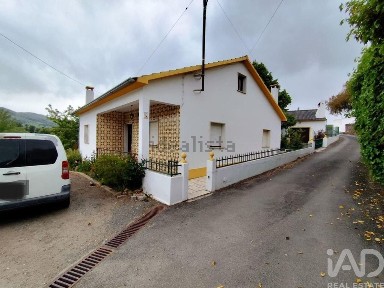 Moradia independente à venda em São Salvador da Aramenha