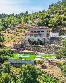 Casa ou moradia à venda em R. do Lodão