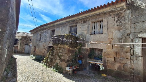 Moradia independente à venda em Abraveses