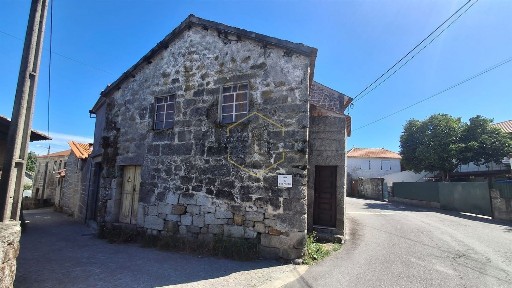 Moradia independente à venda em Queirã