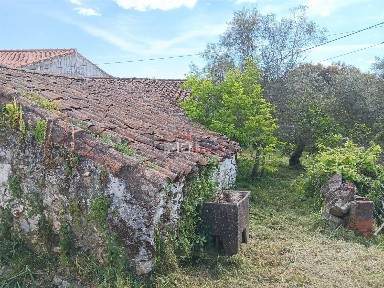 Moradia geminada à venda em São Salvador da Aramenha