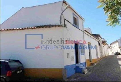 Moradia geminada à venda em Monforte