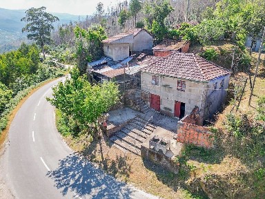Moradia independente à venda em Nespereira