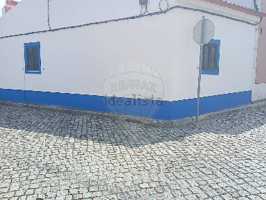 Moradia independente à venda em Barbacena e Vila Fernando