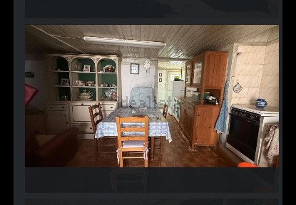 Casa de aldeia à venda na Rua Cimo do Povo