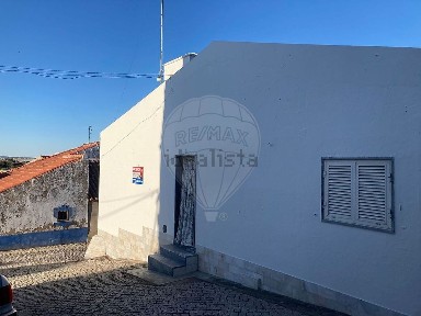 Moradia independente à venda na Rua da Cancella