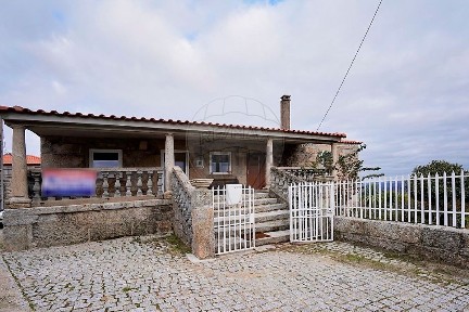 Moradia independente à venda em Caria