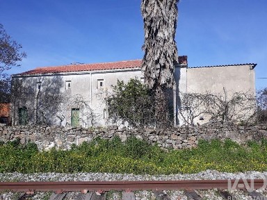 Moradia independente à venda em Santiago Maior