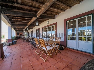 Herdade à venda no Largo Cândido dos Reis