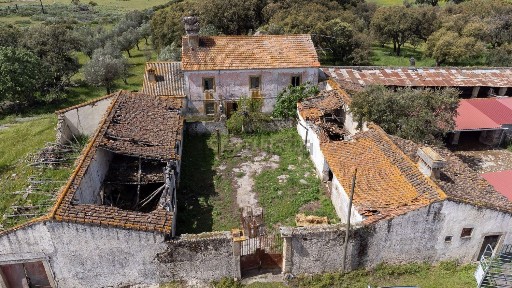 Herdade à venda na Estrada Sem Nome