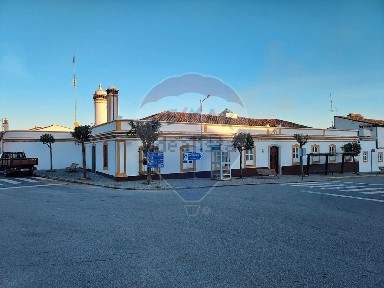 Moradia independente à venda em Santa Eulália