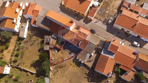 Moradia independente à venda em Alcórrego