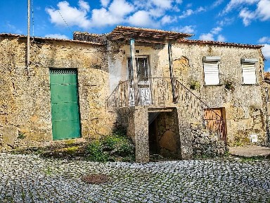 Santiago de Cassurrães, Largo Santa Marinha