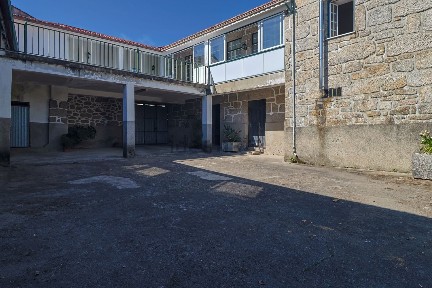 Cabanas de Viriato, Rua Viriato